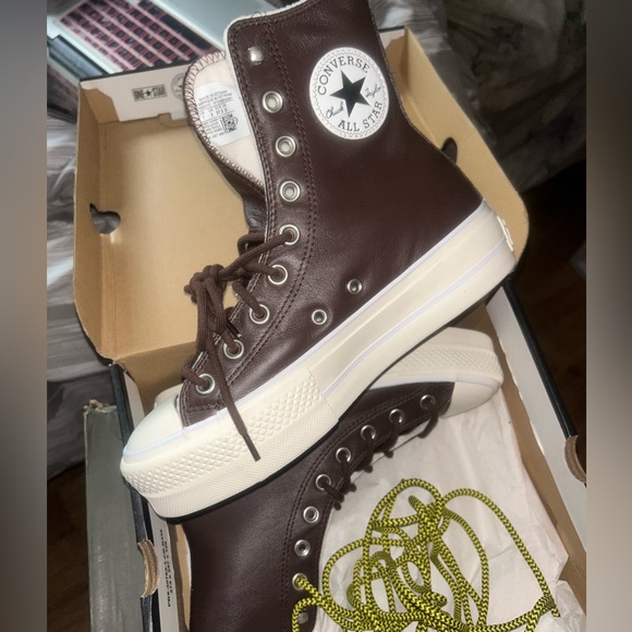Leather chuck Taylor’s NWT - Picture 7 of 16